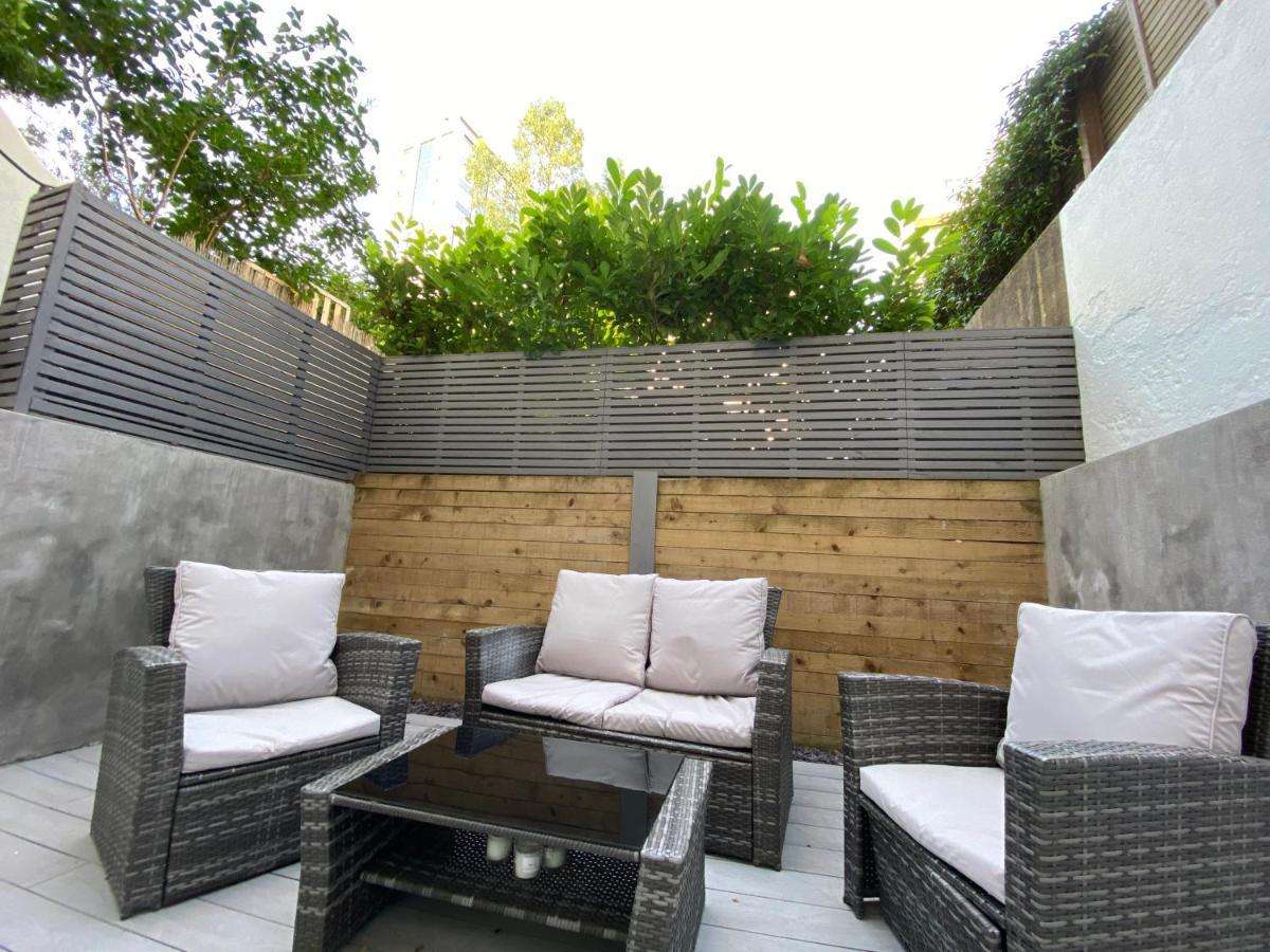 Fantastic Spacious Garden Flat With Own Private Entrance 런던 외부 사진